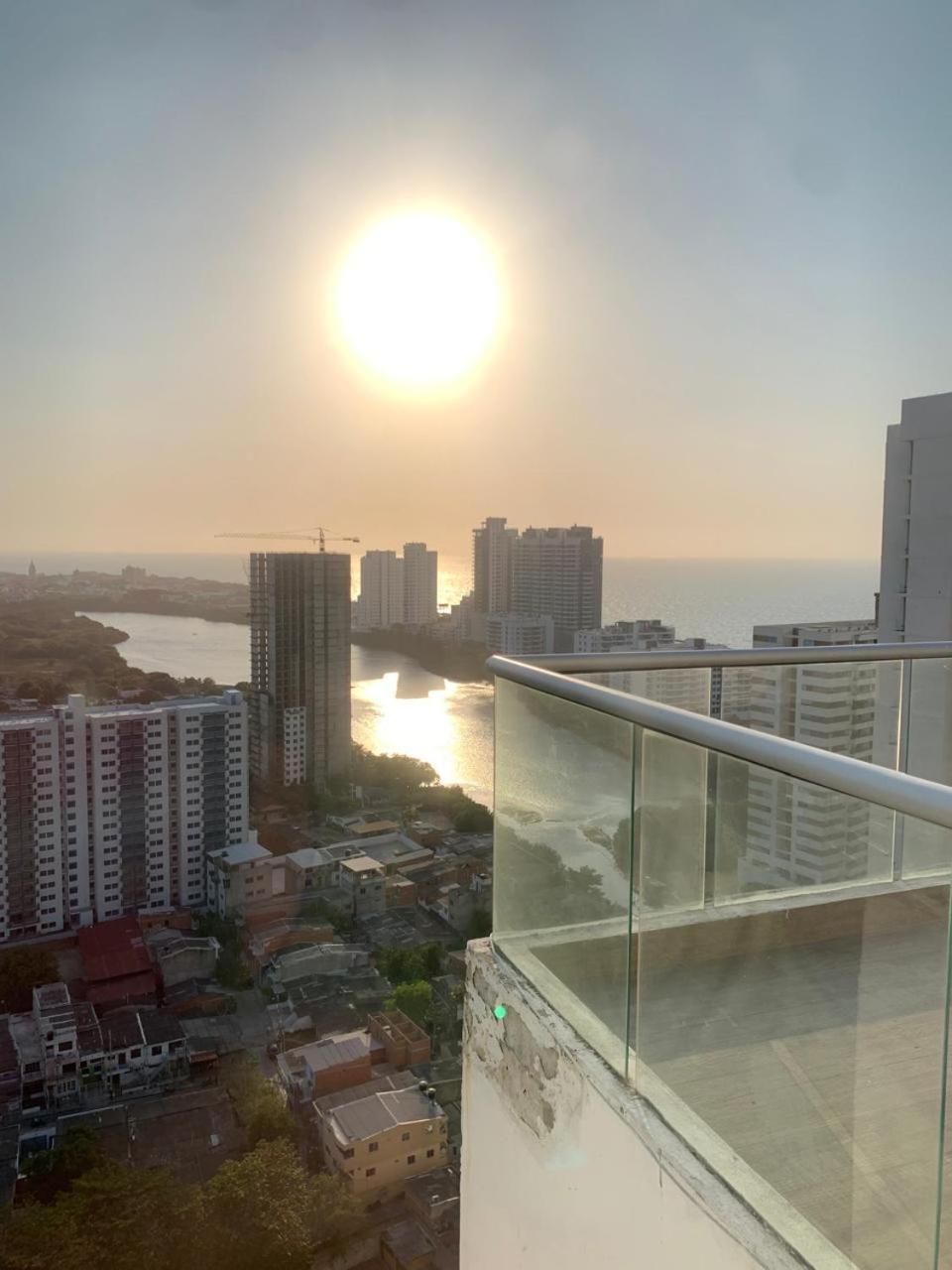 Apartamento Hermoso Apto De 3 Hab Cerca A Al Mar Cartagena